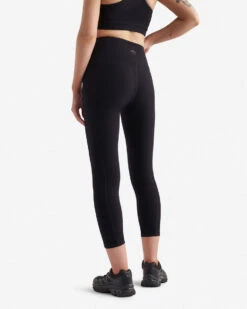 Restore Capri Pocket Legging 10 Restore Capri Pocket Legging -Roots Clothing 38080113 001 d