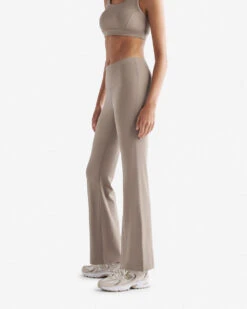 Restore High Rise Flare Legging 10 Restore High Rise Flare Legging -Roots Clothing 38080118 CB8 c