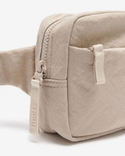 Nylon Belt Bag -Roots Clothing 42080048 807 e