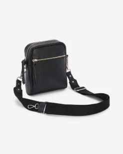 Essential Crossbody Cervino 10 Essential Crossbody Cervino -Roots Clothing 56010658 001 d
