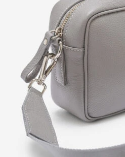 Small Freedom Crossbody Cervino -Roots Clothing 56010742 B06 e