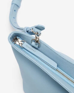 Small Lily Crossbody Cloud 9 Small Lily Crossbody Cloud -Roots Clothing 56010878 PP1 d