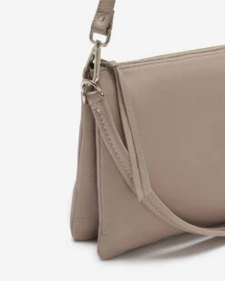 Large Twinsie Bag Cloud 10 Large Twinsie Bag Cloud -Roots Clothing 56010911 V20 d