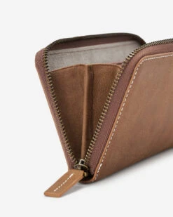 Zip Around Clutch Tribe -Roots Clothing 56060054 Y21 d