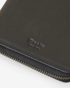 Passport Wallet Prince -Roots Clothing 56060138 001 e